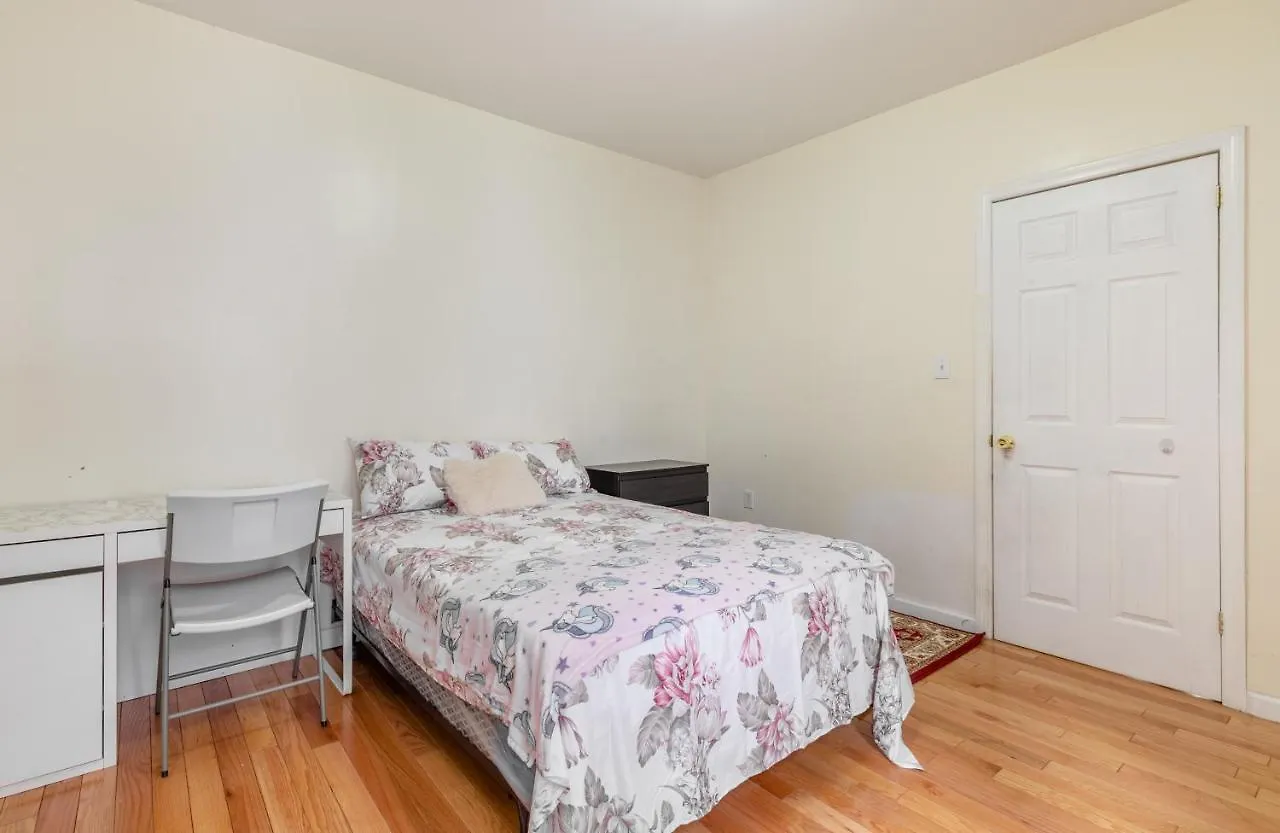 Montgomery Street Guest House New York