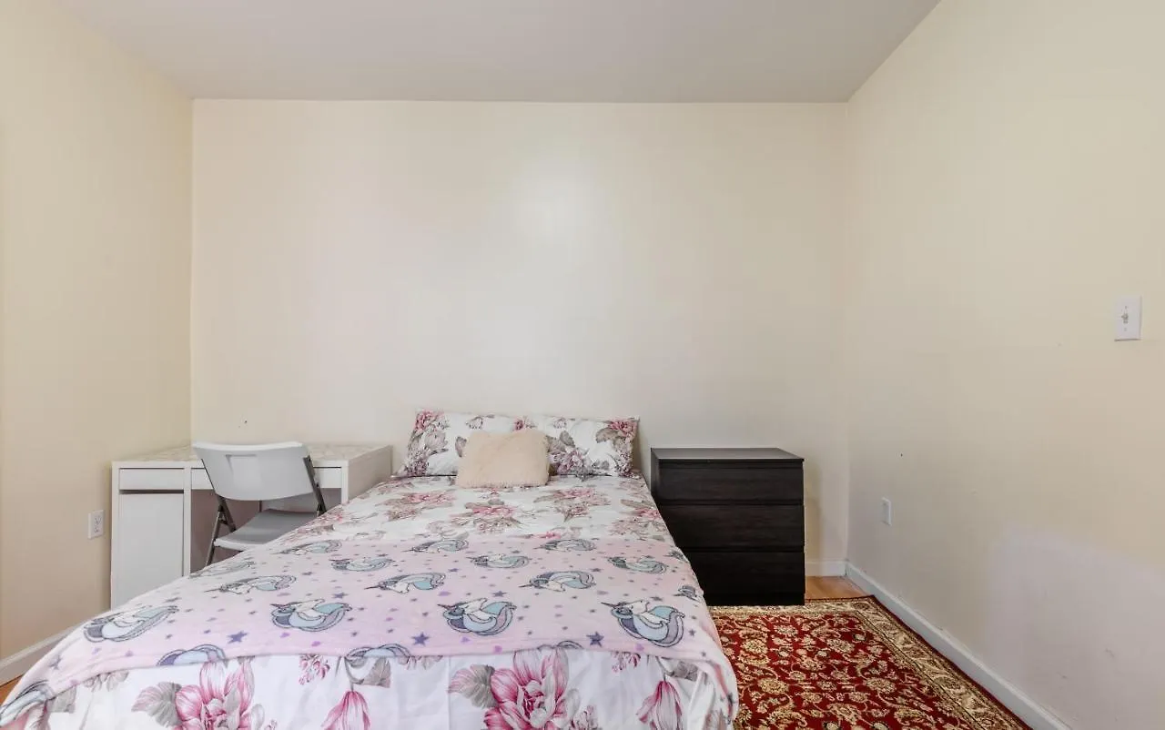 Montgomery Street Guest House New York