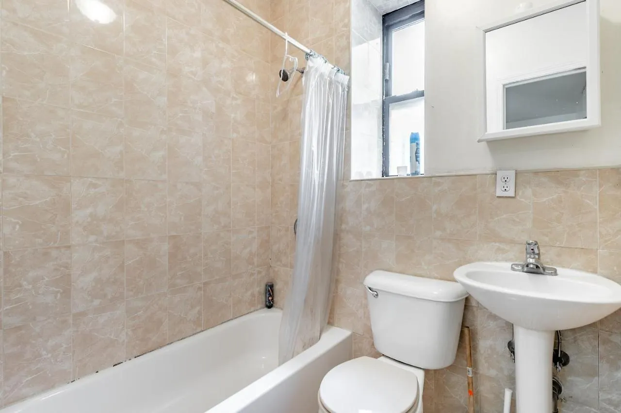 Montgomery Street Guest House New York