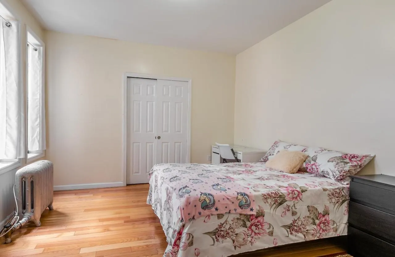 Montgomery Street Guest House New York 0*,