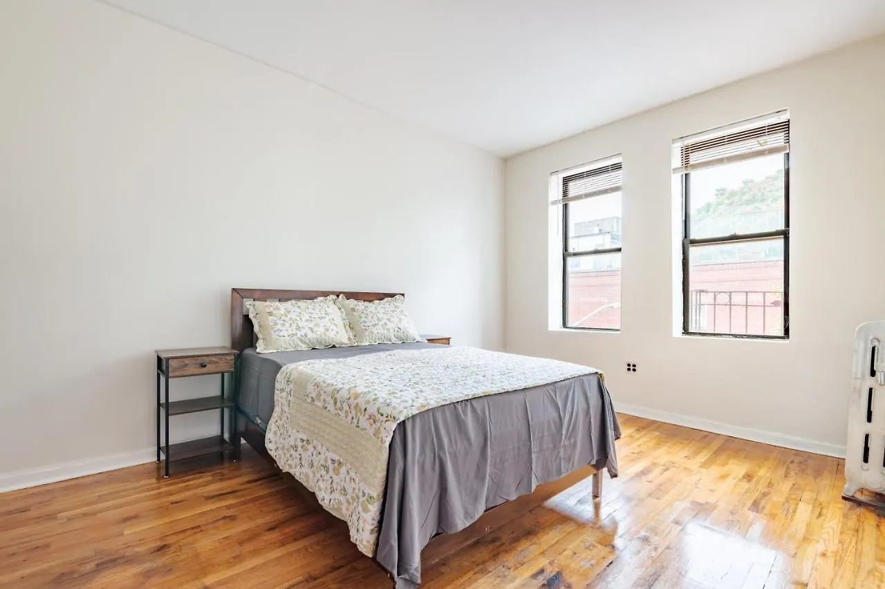 Montgomery Street Guest House New York